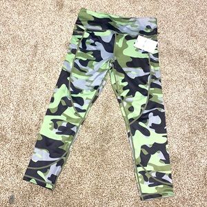 Green Camo Pocket Light n Tight hi rise 7/8 24”